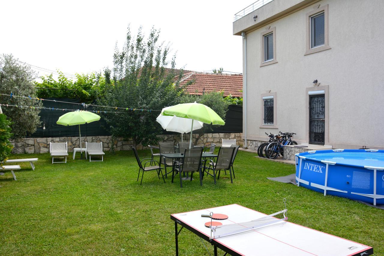 Montenegro Hostel B&B Podgorica Buitenkant foto
