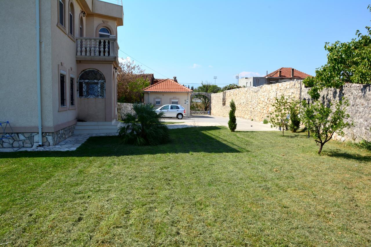 Montenegro Hostel B&B Podgorica Buitenkant foto
