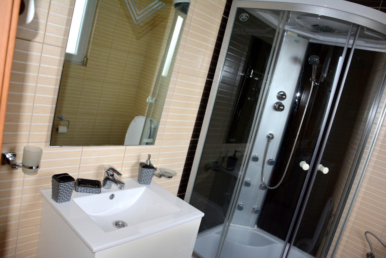 Montenegro Hostel B&B Podgorica Buitenkant foto
