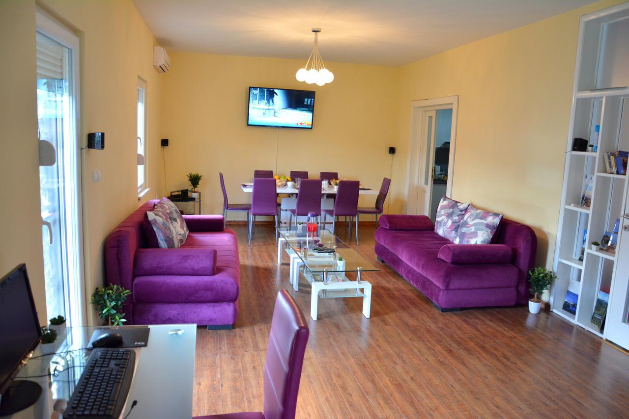 Montenegro Hostel B&B Podgorica Buitenkant foto