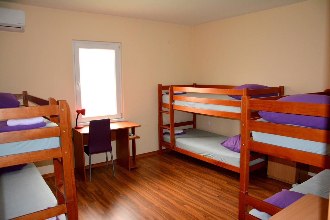 Montenegro Hostel B&B Podgorica Buitenkant foto